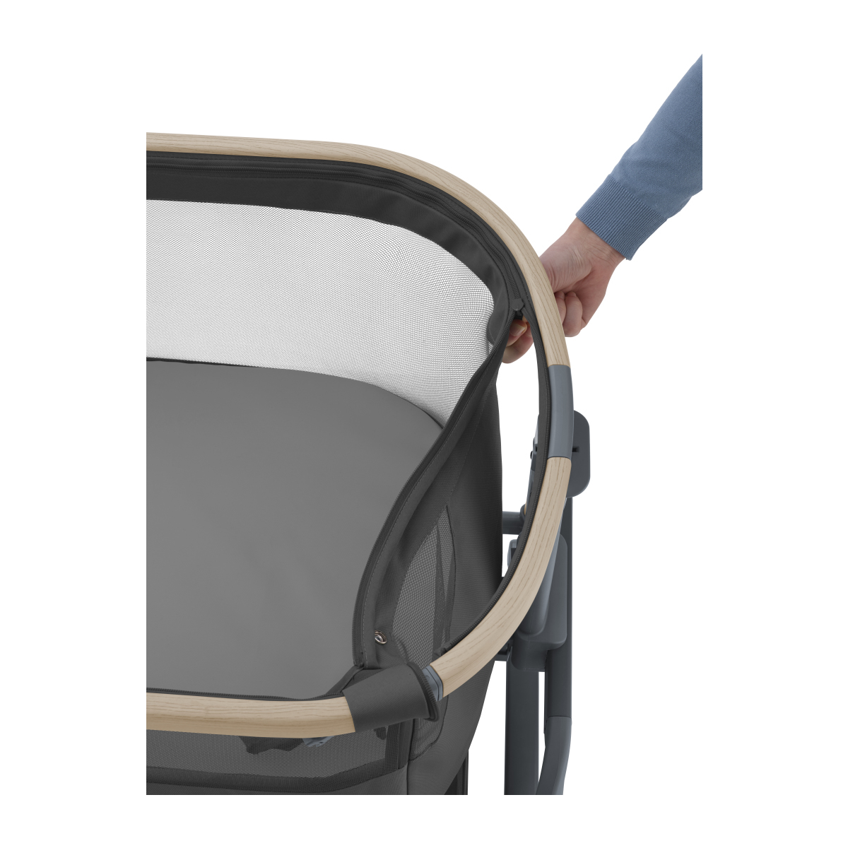 Maxi-Cosi Iora Air Co-Sleeper - Beyond Graphite