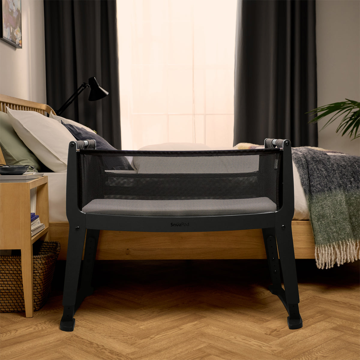 SnuzPod Studio Bedside Crib with mattress - Brooklyn Graphite
