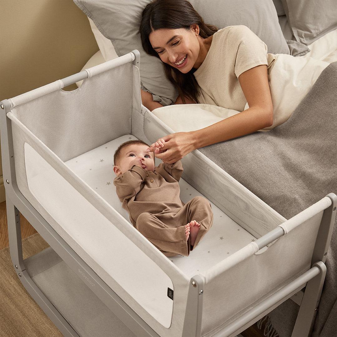 SnuzPod5 Bedside Crib - Pebble